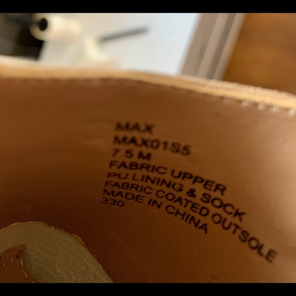 NEW BETSEY JOHNSON Rhinestone Pumps - Picture 9 of 9